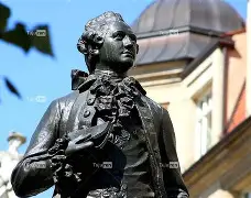 里程碑夜莱比锡远射贴柱；西甲国际比赛日刷纪录；管理层满意；赛程密集仍需轮换