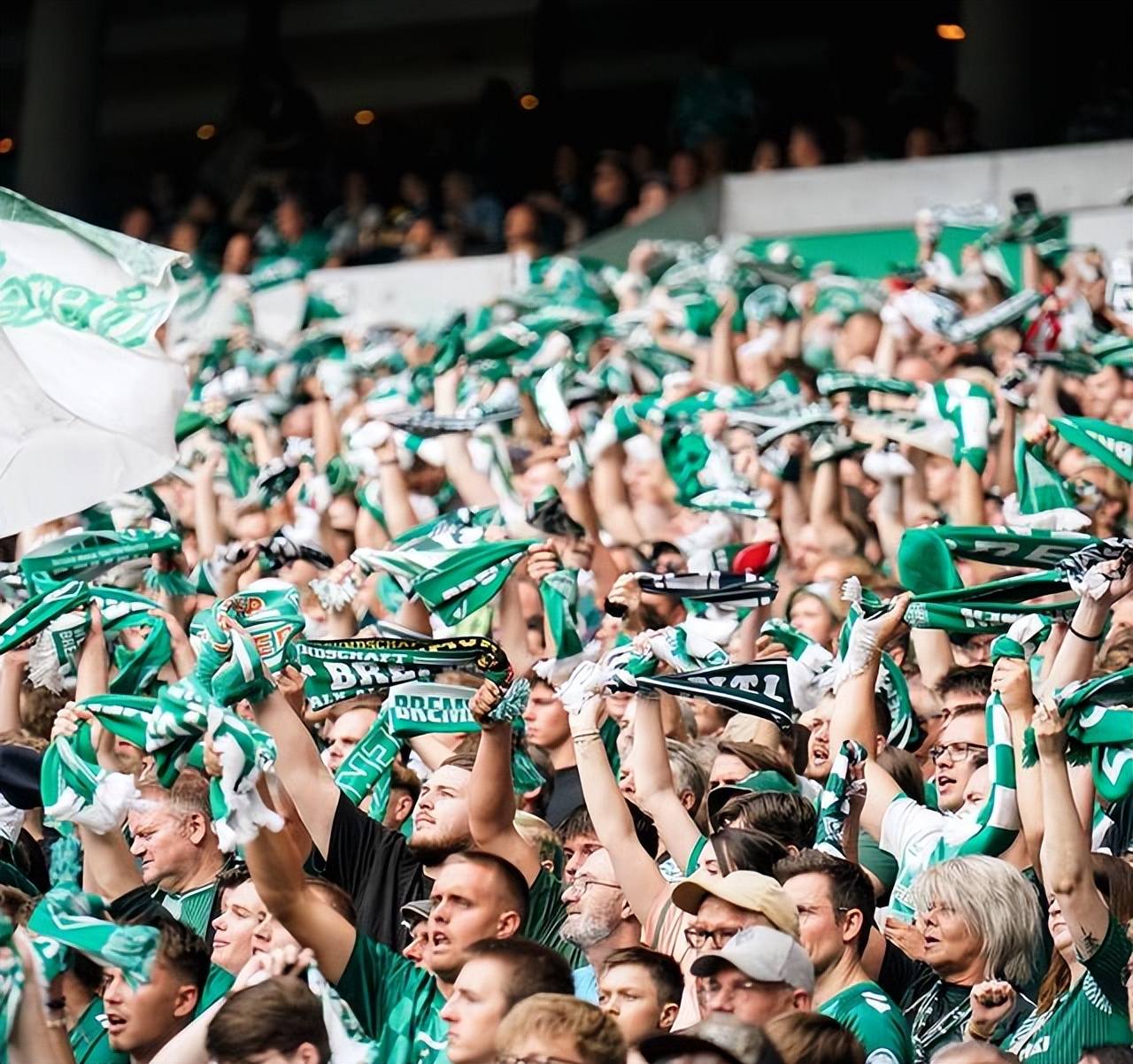 阿森纳训练开放日，加时末段扳平良机引欢呼，德甲在即，医务组通报恢复